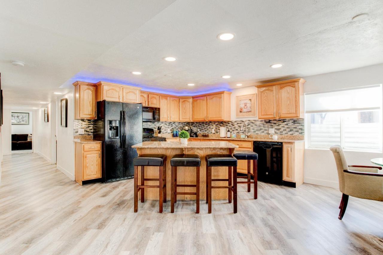 Modern Private Whole Unit 4 Bedroom Guest Suite King Bed Salt Lake City Exterior photo