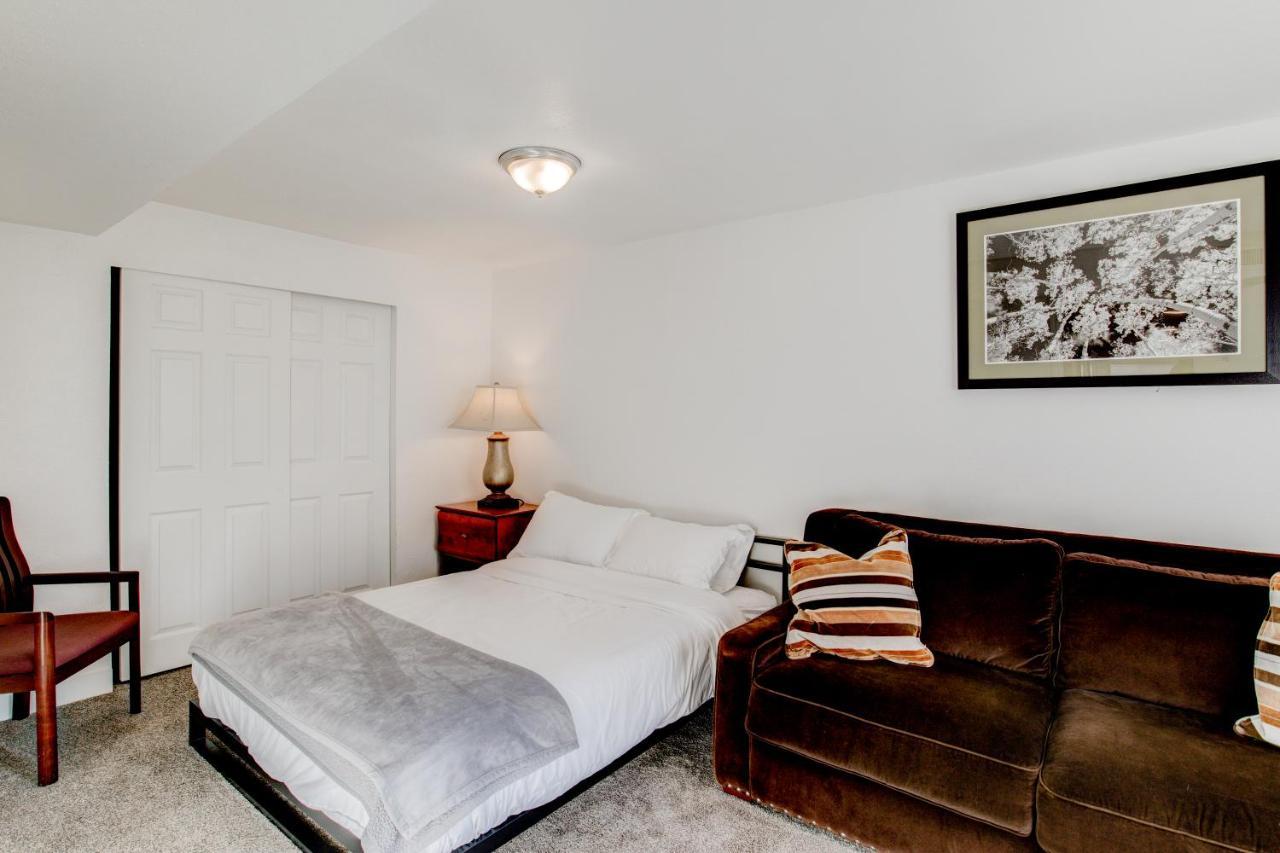 Modern Private Whole Unit 4 Bedroom Guest Suite King Bed Salt Lake City Exterior photo